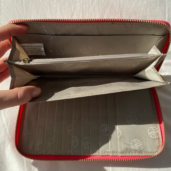 Wallet - Picture 3 of 3